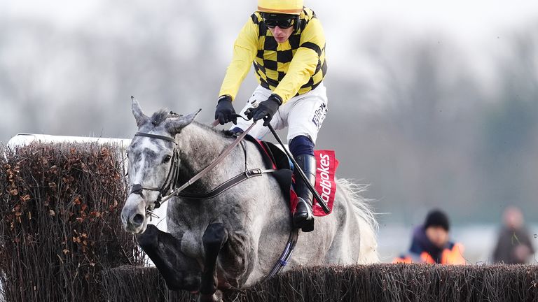 Kitzbuhel was imperious from the front at Kempton