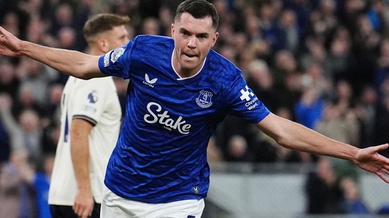 Michael Keane headed Everton into a 1-0 lead against West Ham