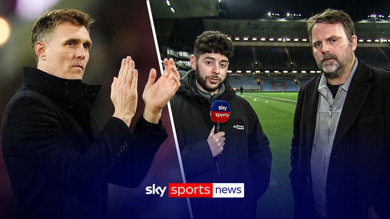 Manchester United interim head coach Darren Fletcher applauds the fans after the Premier League match at Turf Moor, Burnley. 