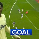 Everton hit the post seconds after kick-off!