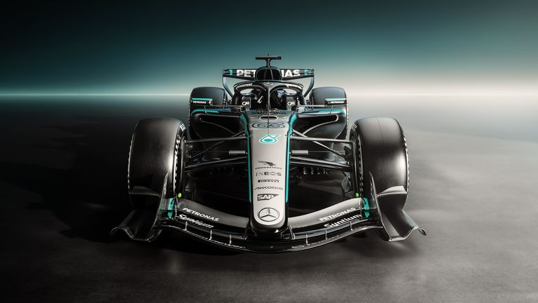 Mercedes-AMG F1 W17 E PERFORMANCE - GR 4