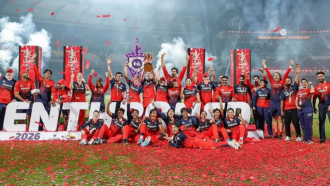 <div class="paragraphs"><p>چمپئن آر سی بی، تصویر سوشل میڈیا، بشکریہ @M_Raj03</p></div>