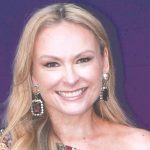 Dame Shirley Bassey reveals she can no longer reply to fan mail