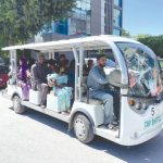 April snowfall blankets Kaghan, Naran, attracts tourists