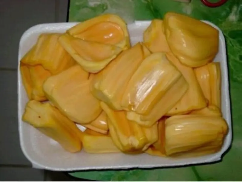 Cleaned and peeled jackfruit